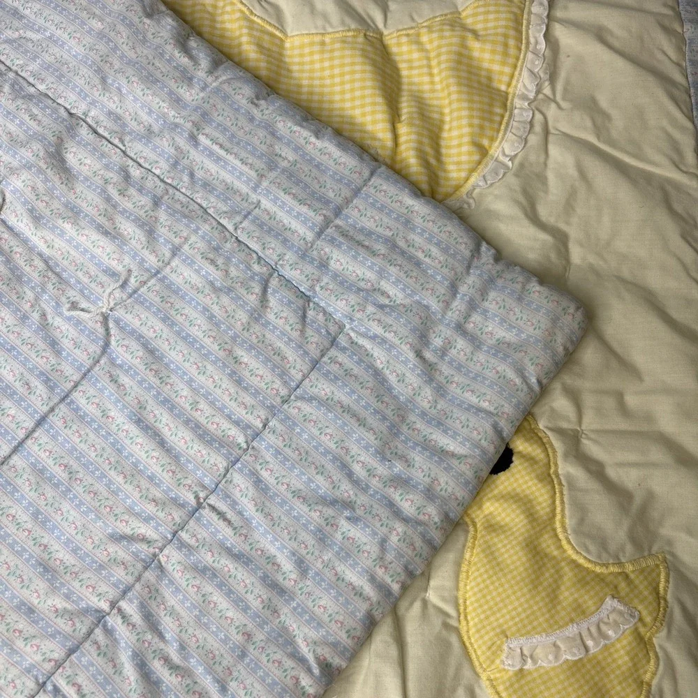 Vtg Handmade Mother Goose Duck & Ducklings Baby Crib Quilt Nursery Blanket